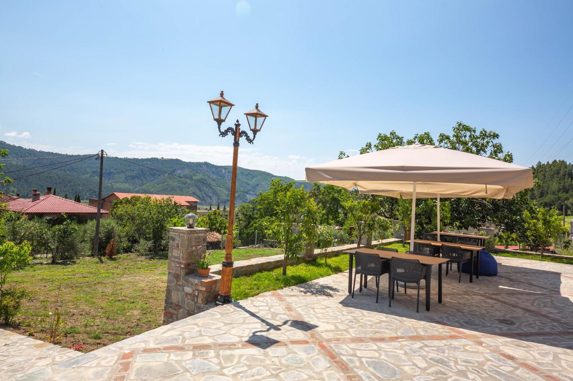 Bed & Breakfast Hani I Taulant Shahinit Gramsh