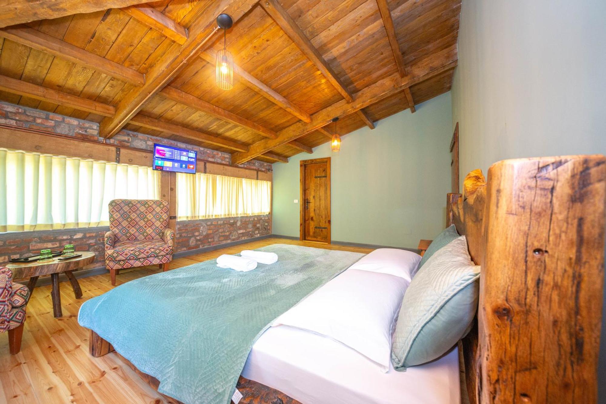 Bed & Breakfast Hani I Taulant Shahinit *
