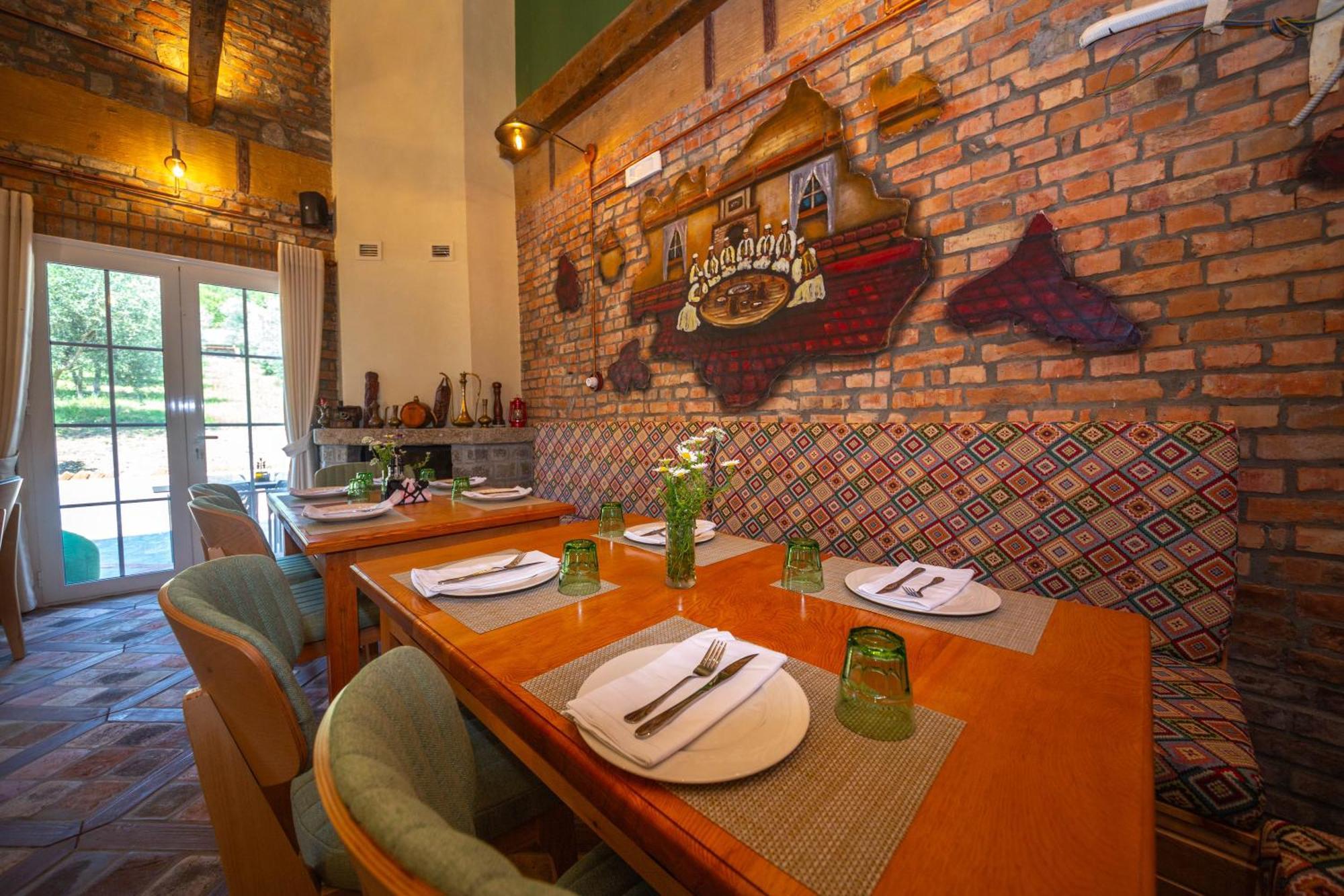Hani I Taulant Shahinit Bed & Breakfast
