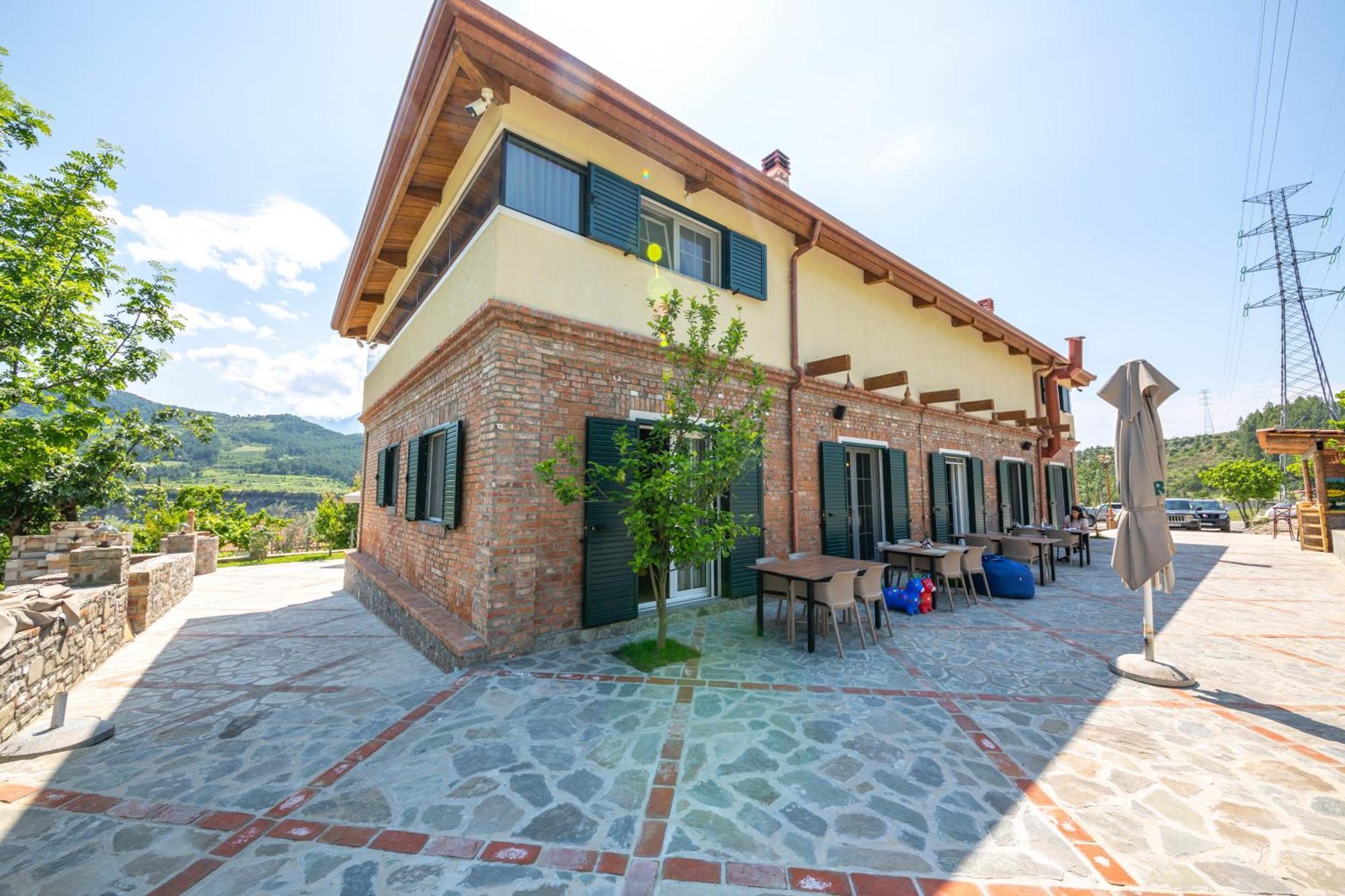Bed & Breakfast Hani I Taulant Shahinit