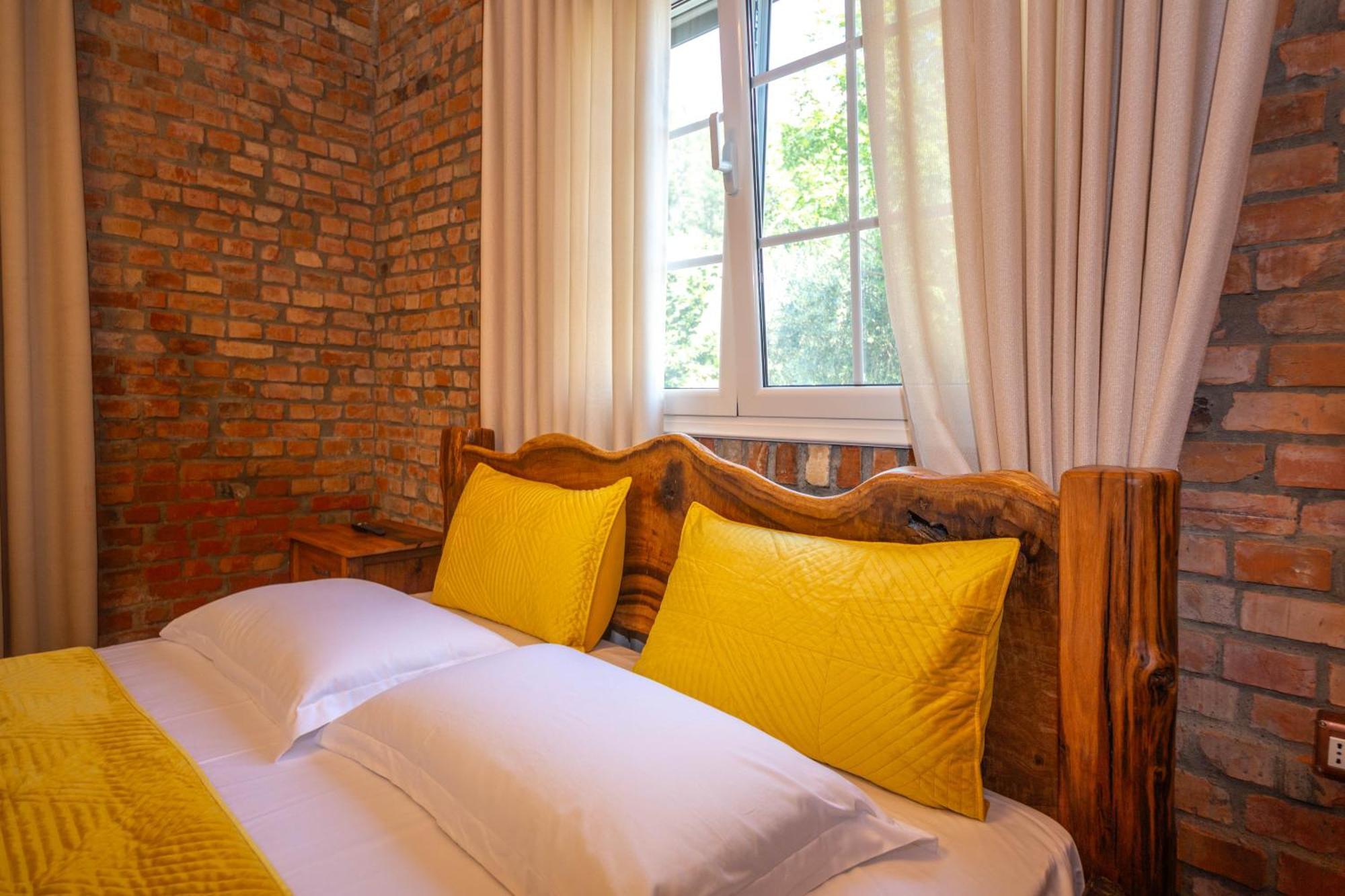 Hani I Taulant Shahinit Bed & Breakfast *