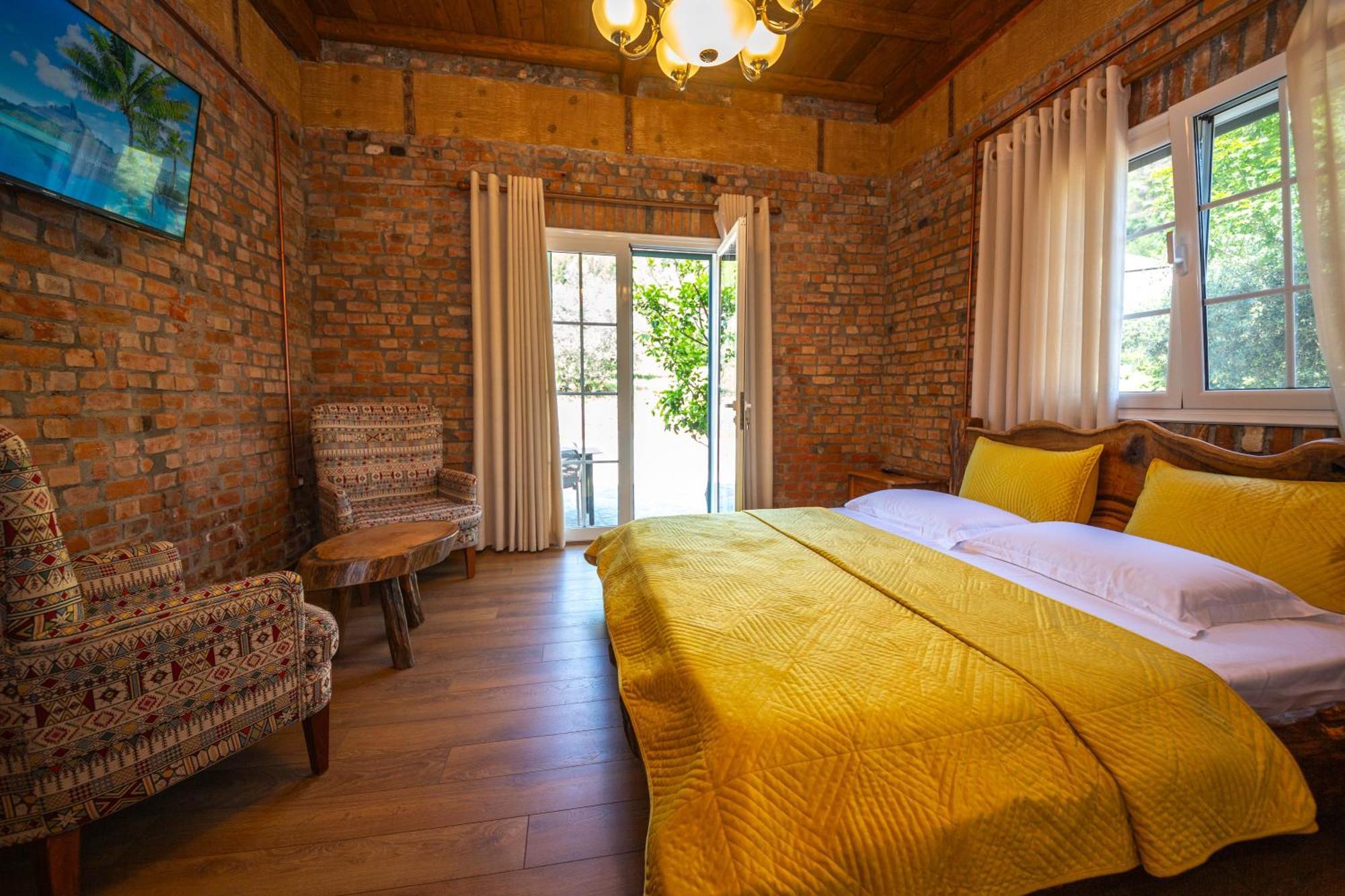 Hani I Taulant Shahinit Bed & Breakfast Gramsh