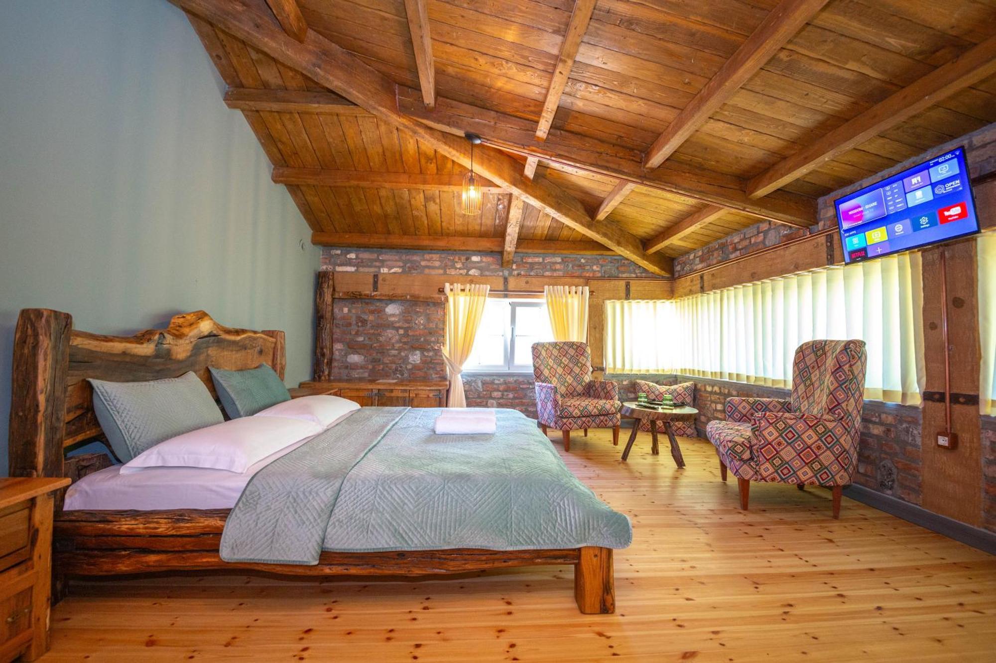 Bed & Breakfast Hani I Taulant Shahinit *