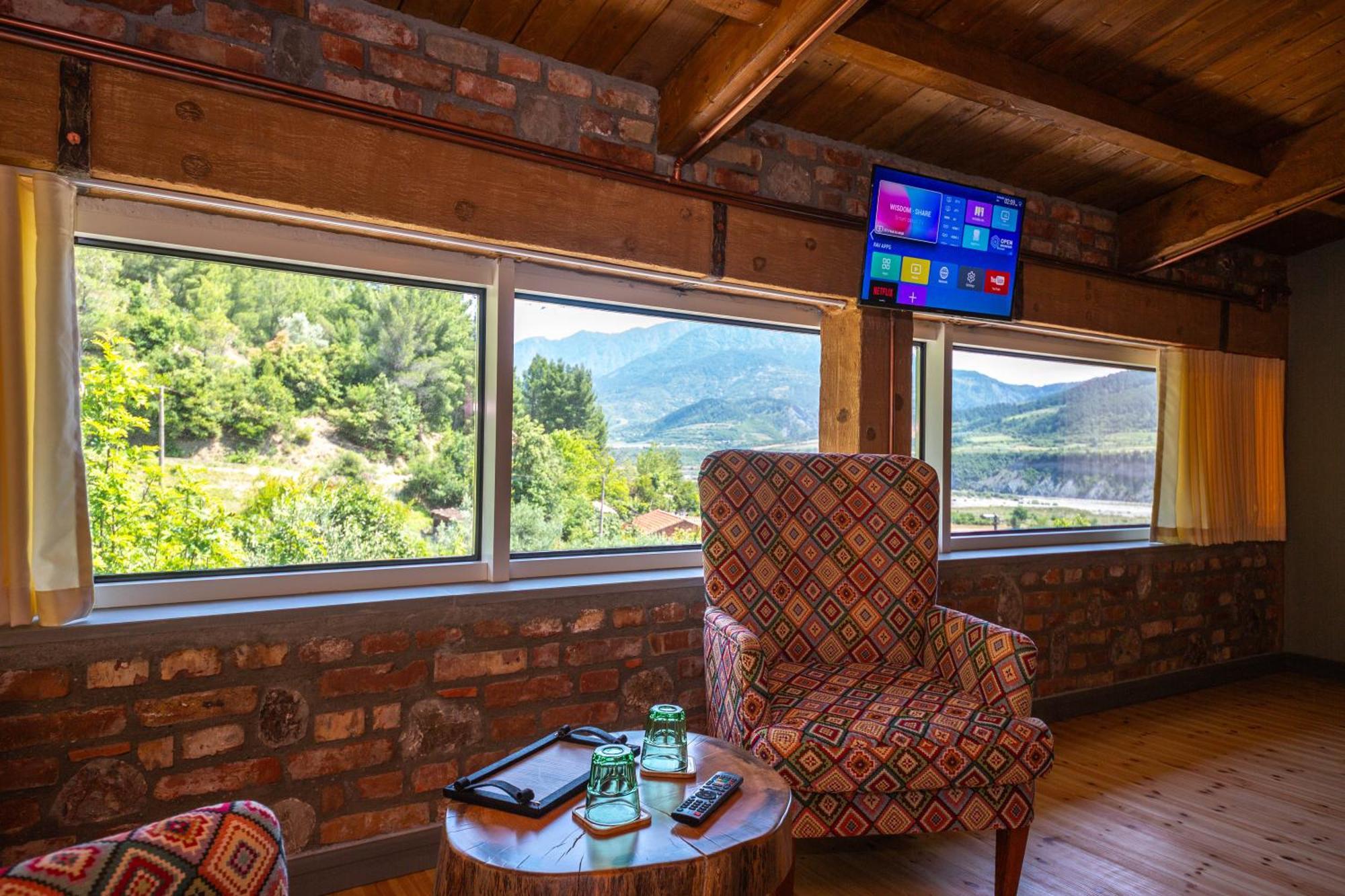 Hani I Taulant Shahinit Bed & Breakfast *